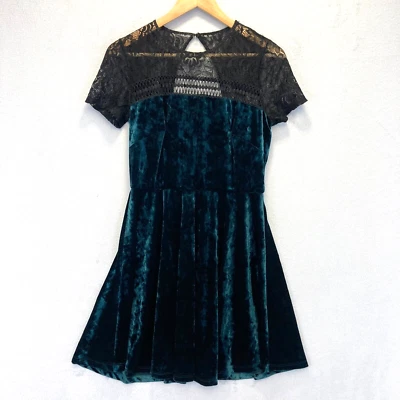 Mini Vestido Bruja Terciopelo Verde Para Mujer Talla 6 Encaje Gótico Capricho Halloween Foto 1 de 4