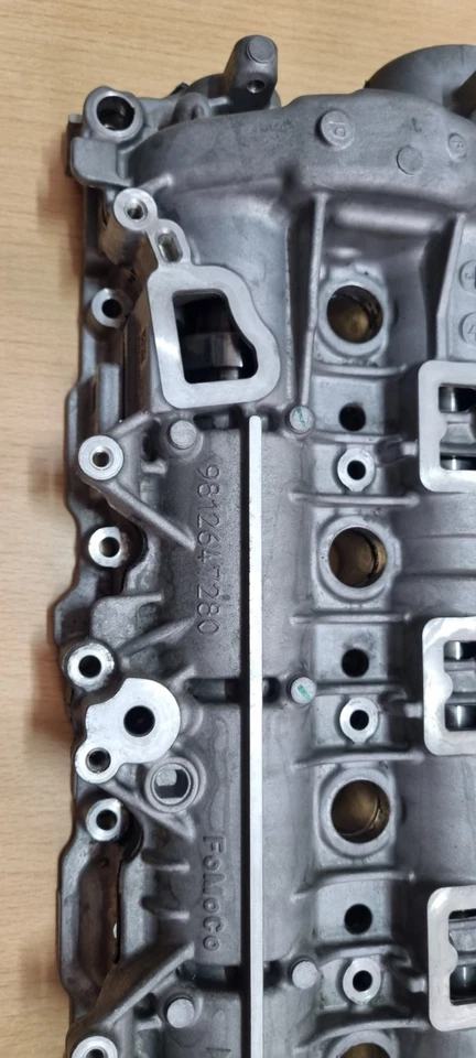 COUVERCLE DE CULASSE OE POUR 3008 5008 208 308 DS DS 3 / DS 3 1.5HDI 7mm - Image 1 of 4