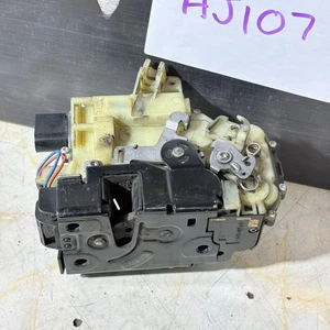 SEAT LEON 1P1 Front Right Door Lock 117694300 1.9 Diesel 77kw 2009 - Picture 1 of 9