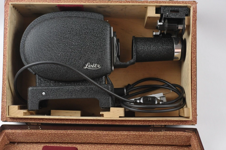 Leica E Leitz Wetzlar Parvo II Slide Projector with Hector 12 cm lens - Image 1 of 4