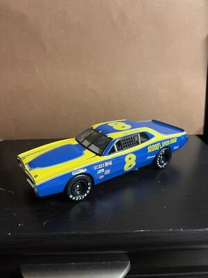 DALE EARNHARDT SR #8 1975 DODGE 10,000 RPM 1/24 SCALE CLEAR WINDOW CAR - Image 1 of 4