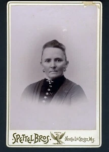 SPETTEL BROS. Antique Cabinet Card Photograph Beautiful Woman  La Crosse WI - Picture 1 of 3