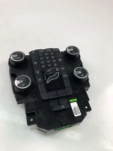 VOLVO V40 Hatchback Climate Control Unit 31288103 2015 21482315 - Picture 1 of 4