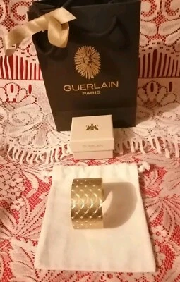 guerlain lot dustbag Boîte et Sac et ses accessoires neufs et Authentique - Photo 1/4