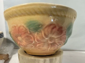 Vtg Hull Pottery Sunglow Yellow 6" Mixing Bowl W/Pink Flowers - Picture 1 of 8