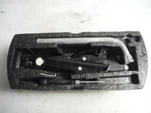 2009 Volkswagen Beetle Emergency Spare Tire Tool Kit & Jack Set OEM 2003-2011 - Picture 1 of 14