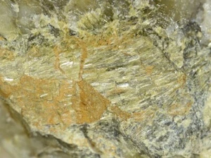 KARPHOLITH aus Deutschland * SELTENES SILIKATMINERAL * 3,6 cm - Bild 1 von 3