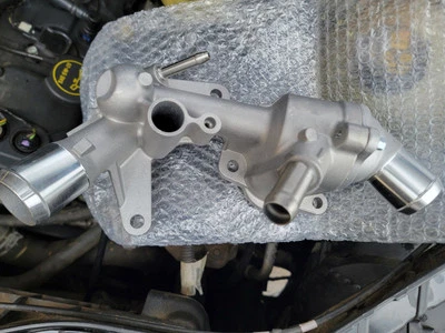 Thermostat Housing Assembly For 2017-20 Ford Transit T250 Foto 1 de 4