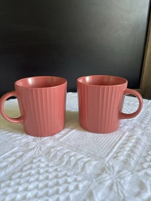 Juego de 2 tazas de café acanaladas rosa oscuro IKEA Kejserlig 10 OZ Foto 1 de 4
