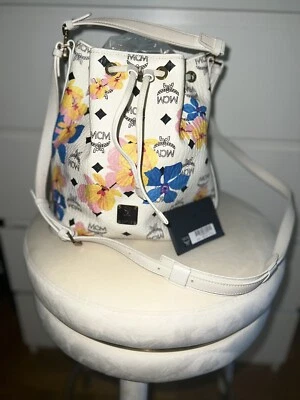 Bolso cubo MCM Visetos estampado floral pequeño con cordón blanco Foto 1 de 4