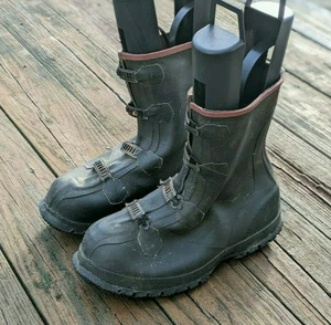 Eisenzeit schwarze Gummistiefel Herren Größe 10 USA Klemmen Arbeit Outdoor Arbeit Kostüm - Bild 1 von 15