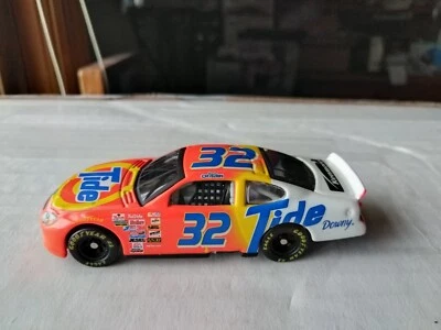 Ford Taurus 2001 1/64 Team Calibre Ricky Craven #32 Tide Foto 1 de 4