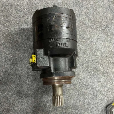 Parker 2F11 Hydraulic Motor no tag - Image 1 of 4