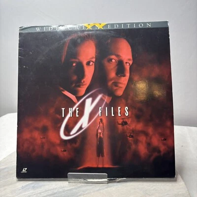 1998 THE X-FILES: THE MOVIE LaserDisc - David Duchovny, Gillian Anderson - Image 1 of 4