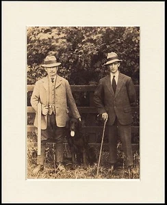 FLAT COATED RETRIEVER MEN AND GUN DOG PHOTO PRINT MOUNTED READY TO FRAME - Foto 1 di 1