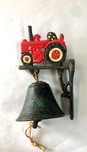 Vintage Gusseisen 5,5" Wandglocke mit rotem Traktor lackiert massive Glocke SM - Bild 1 von 4