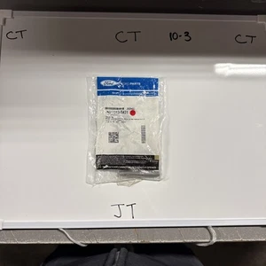 (1) Genuine Ford OEM N811313-S431 Stud 1995-2019 Nos OEM Sold Individually - Picture 1 of 7
