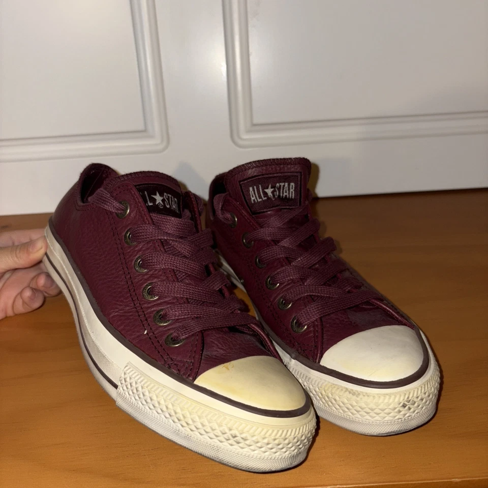 Chuck Taylor All Star couro vinho tinto feminino tamanho 8, 561681C - Imagem 1 de 4