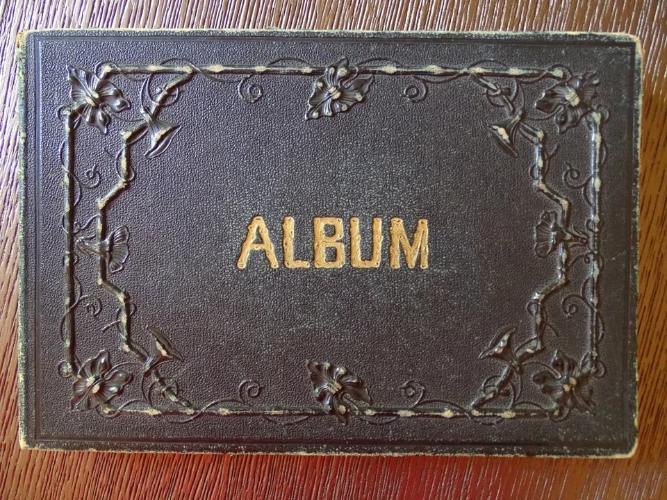 Album amicorum du peintre Victor FAVIER   (1824- après 1889) - Photo 1/4