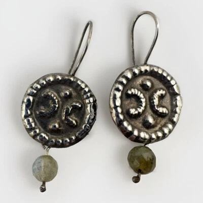 "Pendientes de cuentas de labradorita estilo antiguo de plata de ley 925 de 1,75""" Foto 1 de 4