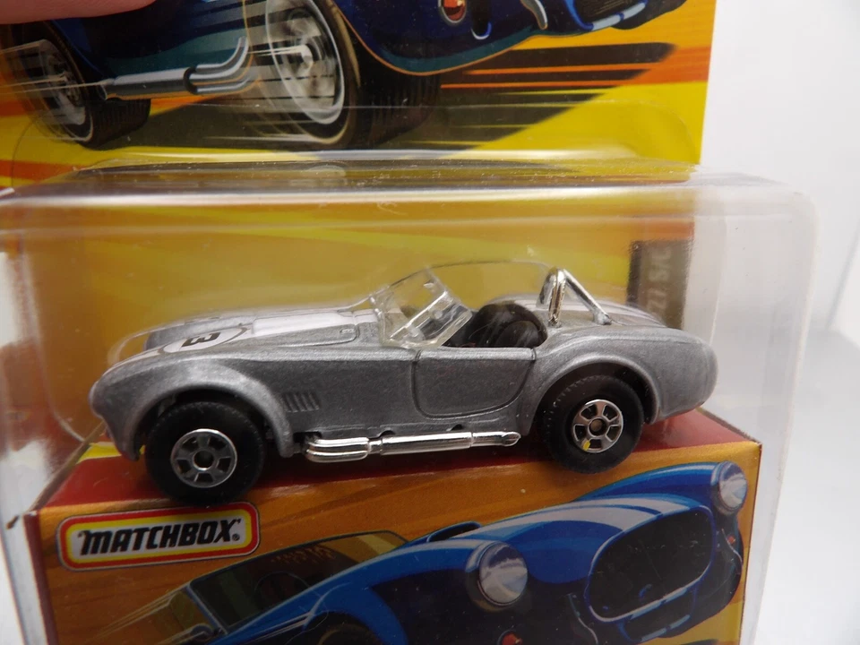 MK Matchbox - 2004 USA Superfast - #74 Chevrolet Tahoe - Burgandy