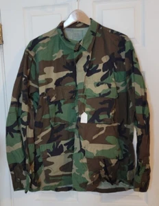 BDU Woodland Camouflage Mantel 4 Taschen Größe Large kurz SN 8415-01-390-9648 - Bild 1 von 5