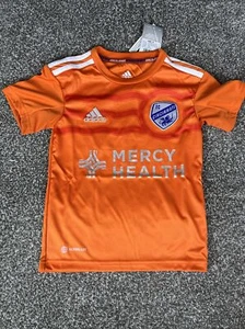 Adidas FC Cincinnati 2023 Juncta Juvant 5T Kit Jersey Niño’s Aeroready Naranja - Imagen 1 de 5