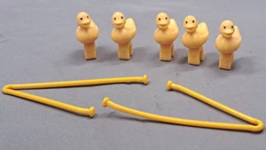 VINTAGE 1989 TYCO QUINTS BATH TIME FOR 5 REPLACEMENT YELLOW RUBBER DUCKS DUCKY - Picture 1 of 5