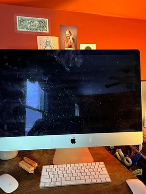 Apple iMac 27-inch Retina 5K Display: 3.8GHz Quad-core Intel Core i5, 8GB RAM,  - Image 1 of 4