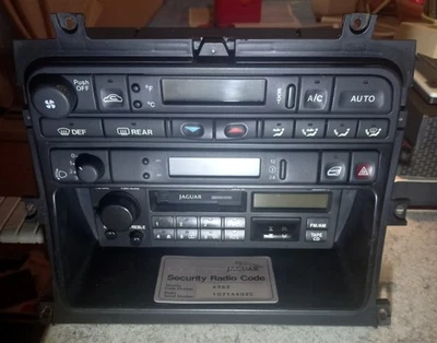 Klimabedienteil mit Autoradio für Jaguar X300 - Image 1 of 4