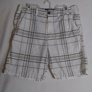 American Eagle Outfitters Mens Shorts Size 33 White Grey Plaid  - Picture 1 of 12