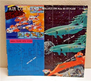 Insegna giocattolo vintage astronave comando aereo gumball distributore automatico magazzino vecchio negozio - Foto 1 di 1