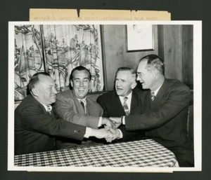 10-12-1948 NEW YORK YANKEES HIRE CASEY STENGEL TYPE 1 WIRE PHOTO 1949-1953 CHAMP - Bild 1 von 3