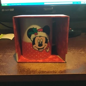 DISNEY MICKEY MOUSE CHRISTMAS HEAT CHANGING MUG & BOX BIRTHDAY - Picture 1 of 1