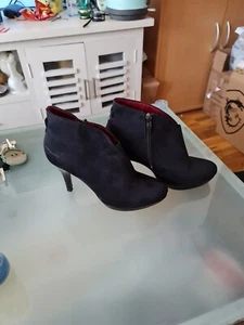 Ladies TAMARIS Black Ankle Heel Boots. Size UK7. EU40 Used Well See Pictures ✨️ - Picture 1 of 14