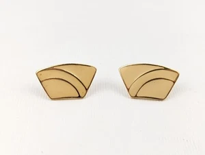 Vintage Trifari White Enamel Goldtone Screw Back Earrings - Picture 1 of 3