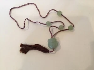 Collar de jade Celadón tallado chino asiático vintage en cuerda de seda - Imagen 1 de 10