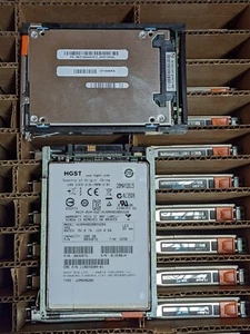 EMC 118033289-01 200Go 2.5" Flash SSD POUR VNXe1600 HUSMH8020BSS204 AVEC PLATEAU - Photo 1/1