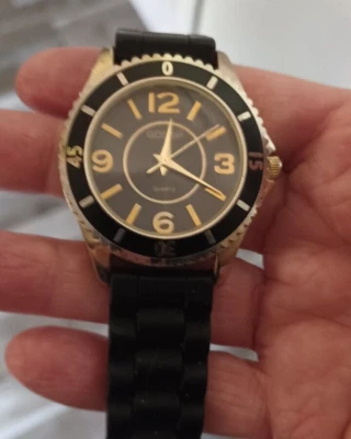 Reloj Pulsera Chisme Negro Acero Inoxidable Silicona/Goma Correa BATERÍA NUEVA LIMPIA Foto 1 de 4