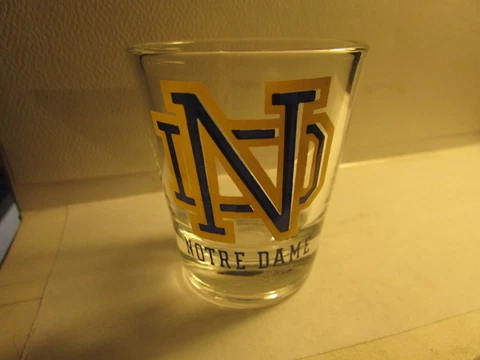 NOTRE DAME -FIGHTIN' IRISH - ND STANDARD SHOT GLASS - VINTAGE- libbey  nice Cover