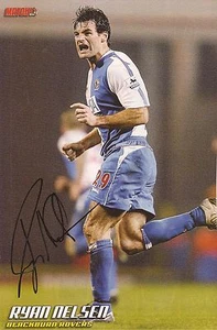 FOTO DE REVISTA BLACKBURN: RYAN NELSEN FIRMADA A4 (12x8) + certificado de autenticidad - Imagen 1 de 1
