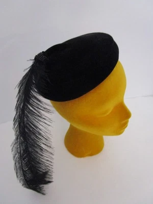 Bonwit Teller Cocktail Feather Percher Hat Jiggly Plume Party Vintage 1950s - Image 1 of 4