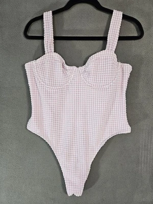 Traje de baño grande de una pieza Abercrombie Fitch para mujer Grimham a cuadros rosa espalda abierta  Foto 1 de 4