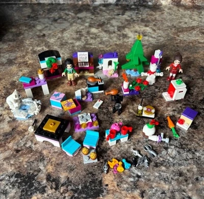 Lego Friends 41131 Advent Calendar 2016 Emma Naomi Snowman Minifigures - Image 1 of 4