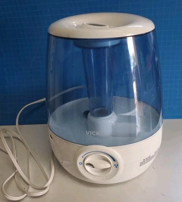 Vicks Filter Free Ultrasonic Cool Mist Humidifier 1.2 Gal Works No Original Box - Image 1 of 3