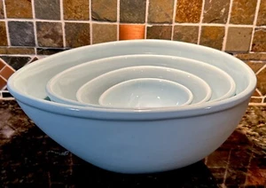 Vintage Nigella Lawson Set of 4 Robins Egg Blue Nesting Mixing Bowls Egg Shape - Picture 1 of 24