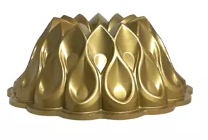 Nordic Ware Crown Bundt Pfanne 10 Tassen gold und silberfarben - Bild 1 von 9