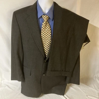 Jos. A. Bank Mens 38R 38 R Suit Gray Plaid 100% Wool 33W 29L USA Made Free Ship! - Image 1 of 4