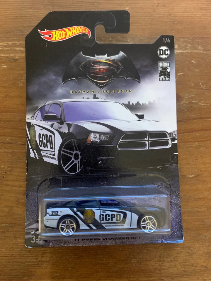 Hot Wheels Batman 11 Dodge Charger R/T GCPD полиция 1:6 - Изображение 1 из 1
