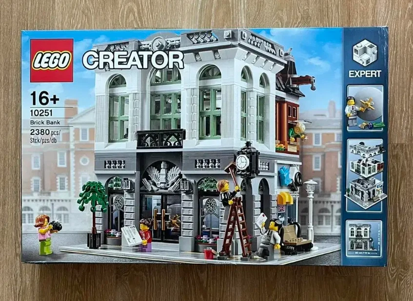 LEGO 10251 Creator Expert Brick Bank 2382 Pieces / Express / Genuine - Image 1 of 1